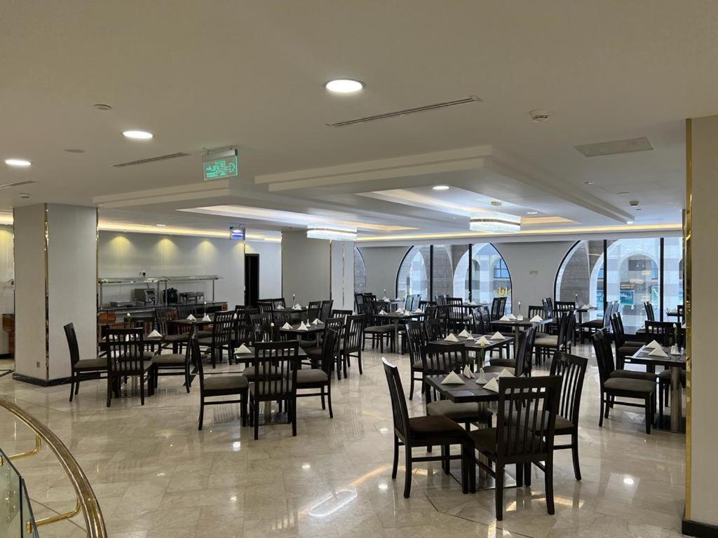 Hotel Al Ansar Golden Tulip Medína Exteriér fotografie