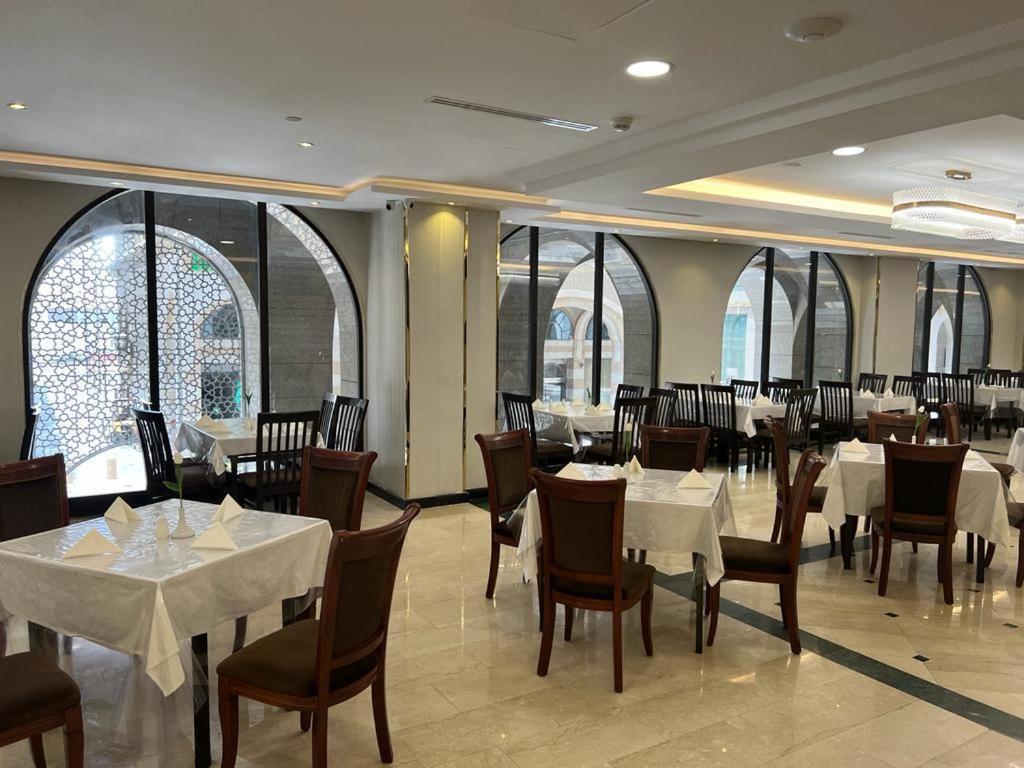 Hotel Al Ansar Golden Tulip Medína Exteriér fotografie