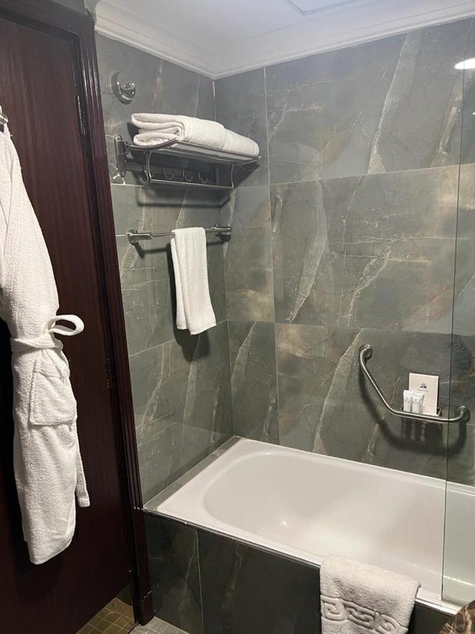 Hotel Al Ansar Golden Tulip Medína Exteriér fotografie